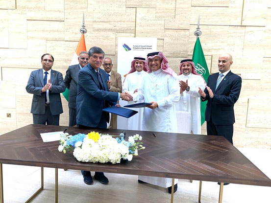 ONGC CMD (left) and Saudi Aramco Senior Vice President of Downstream (right)