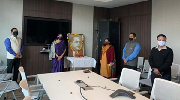Director (HR) paying tribute to Dr B R Ambedkar and taking pledge, along with other key executives, at DUB Delhi