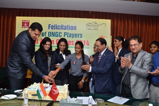 ONGC Board asks players to do the cake cutting honours