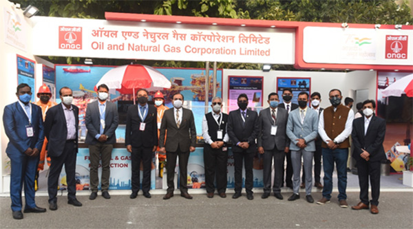 Director (Onshore) with key executives of ONGC