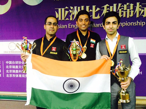 Gold Medalist Dhruv Sitwal (centre), Silver Medalist Pankaj Advani (Right) & Bronze Medalist Soaurav Kothari (left)