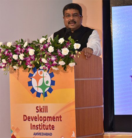 Dharmendra Pradhan addressing the gathering during the inaugural ceremony