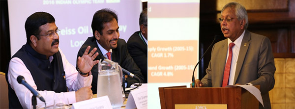 Left-Hon’ble Minister addressing Investors at London Right - Director (Finance) A.K Srinivasan presenting India’s upstream sector