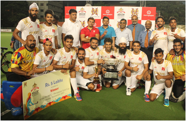Hatsoff:Hockey Team with the title