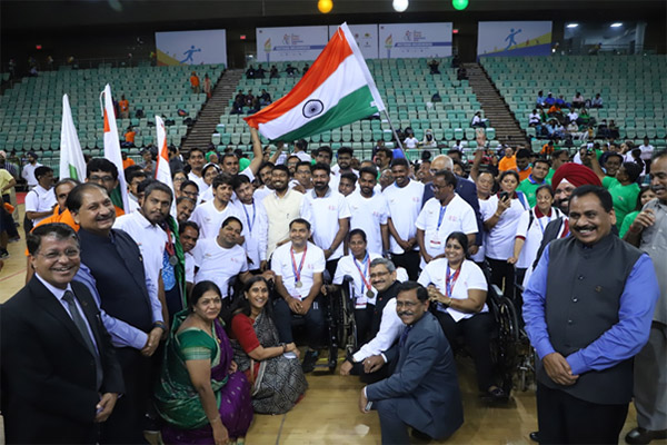 Petroleum Minister of State Rameswar Teli interacting with the para athletes