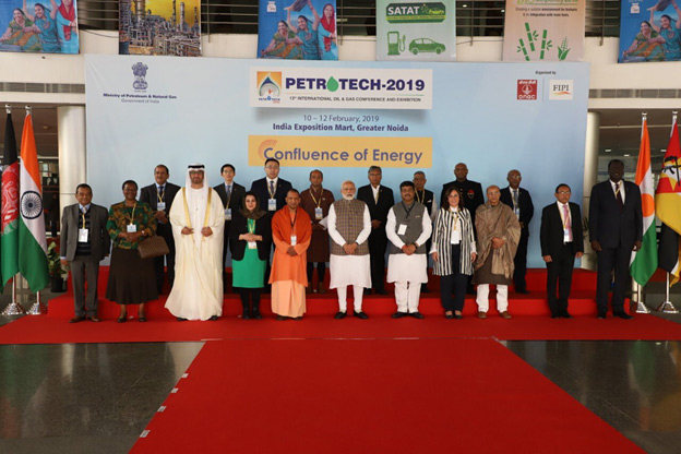 Prime Minister with delegates from participating countries at Petrotech 2019