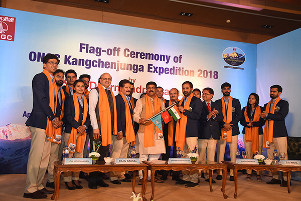 ONGC Mt Kanchenjunga Expedition 2018 flagged off by Dharmendra Pradhan