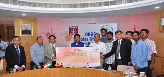 Winners receiving the prize from the Minister and ONGC Directors