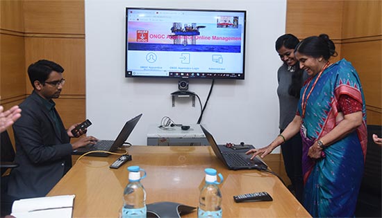 Dr Alka Mittal launching the Apprentice Online Management Portal during NAPS-III