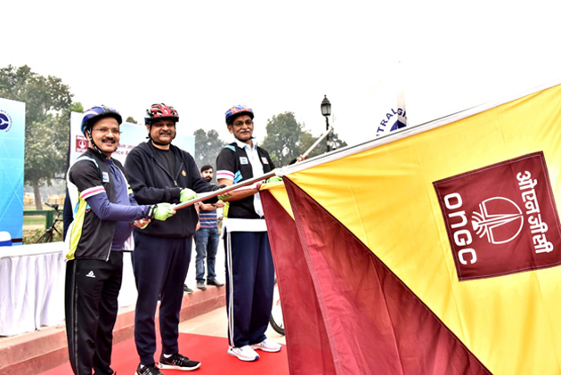 Flagging off the ONGC Cyclothon