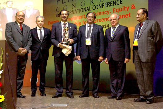(Left) Col S P Wahi being felicitated for his contribution; (Right) Mr B C Bora being awarded
