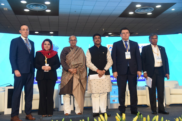 Dignitaries at the first Ministerial Session