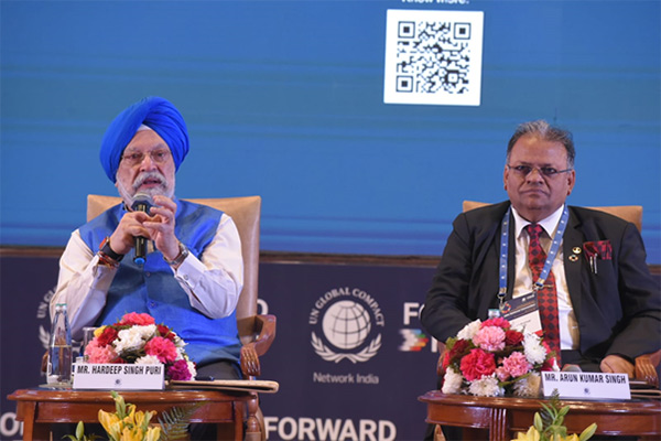 Hon'ble Minister of Petroleum and Natural Gas, Ministry of Housing and Urban Affairs, Hardeep Singh Puri - the Chief Guest for the convention, alongside ONGC Chairman & CEO and UN GCNI President Arun Kumar Singh 