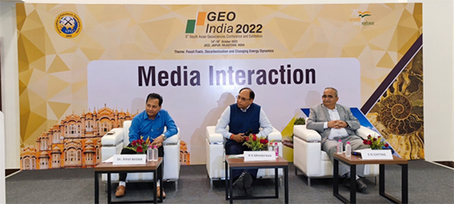 ED-Exploration and Development Directorate Dr Ravi Misra (left), CMD (ONGC) Rajesh Kumar Srivastava (center), and APG-President S N Chitnis (right) addressing the media interaction of GEOIndia 2022