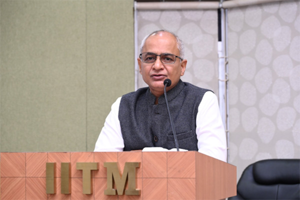Dr. Neeraj Mittal, Secretary, MoPNG, and Chairman, MC² Foundation, delivering the keynote address at IIT Madras.
